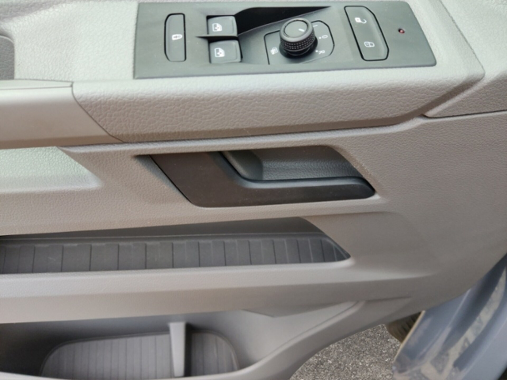 Volkswagen T6.1 Caravelle langer Radstand Comfortline