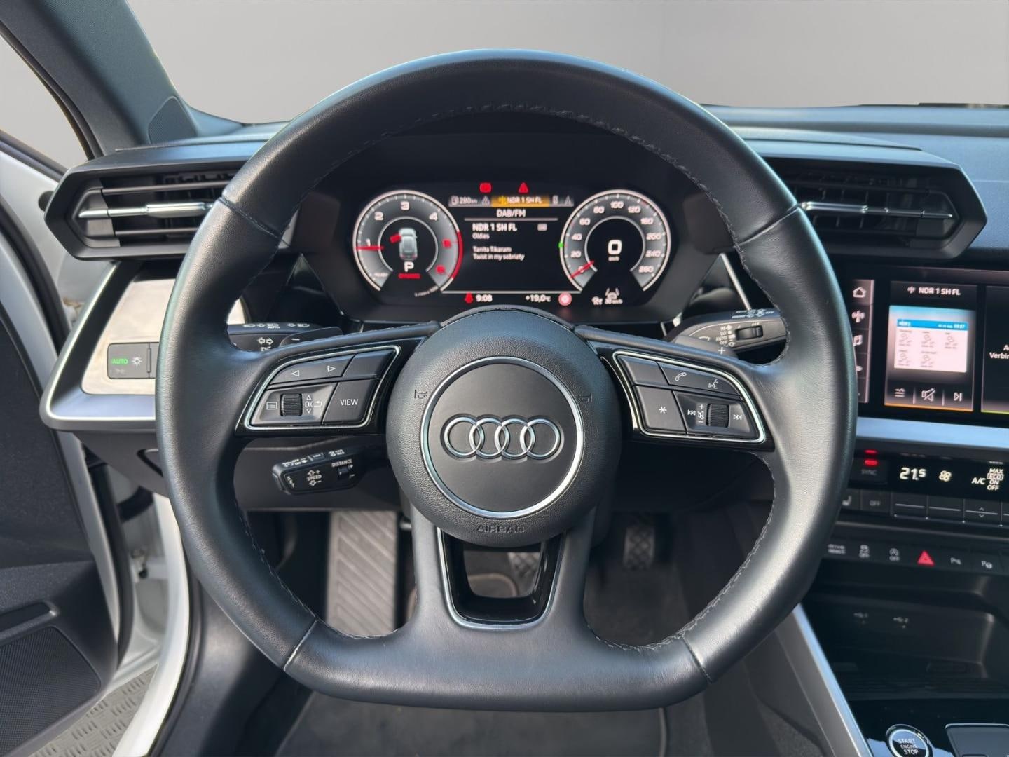 Bild über Audi A3 Sportback advanced 40 TDI quattro S tronic - für weitere Informationen kontaktieren Sie den Audi Partner