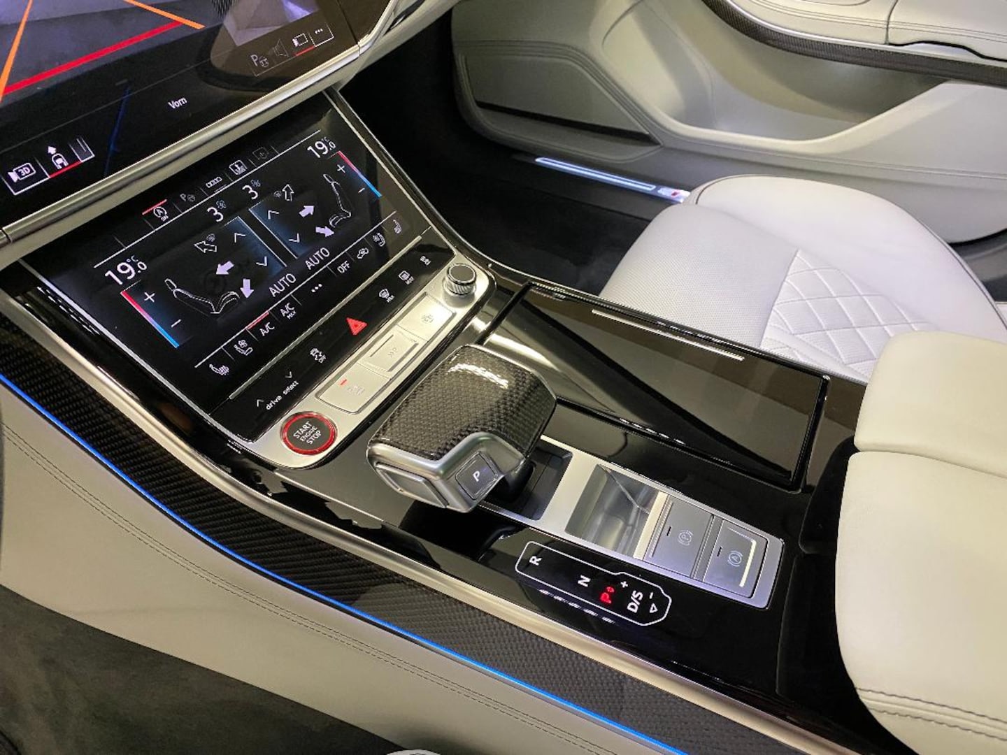 Bild über Audi S8 TFSI quattro tiptronic - für weitere Informationen kontaktieren Sie den Audi Partner