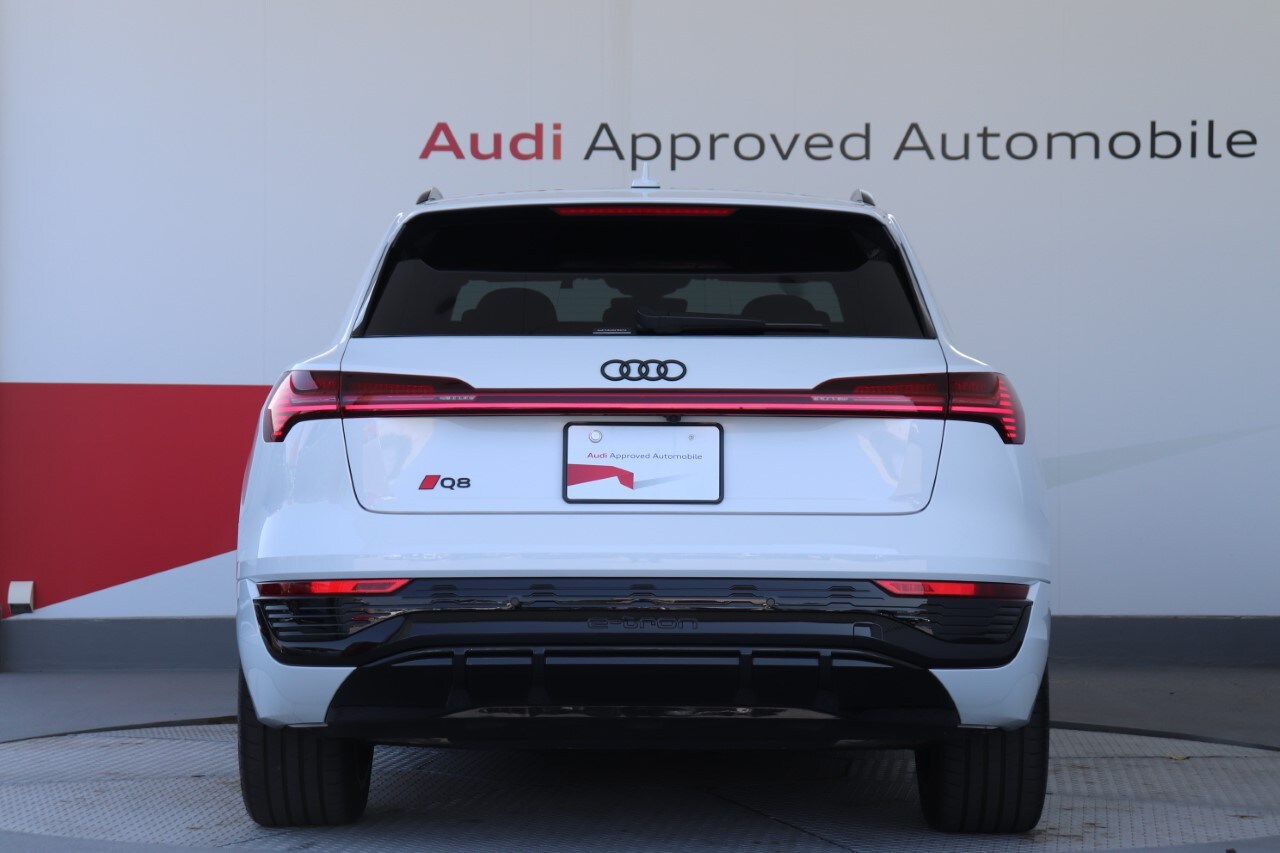 Image about Audi Q8 e-tron 55 e-tron S line