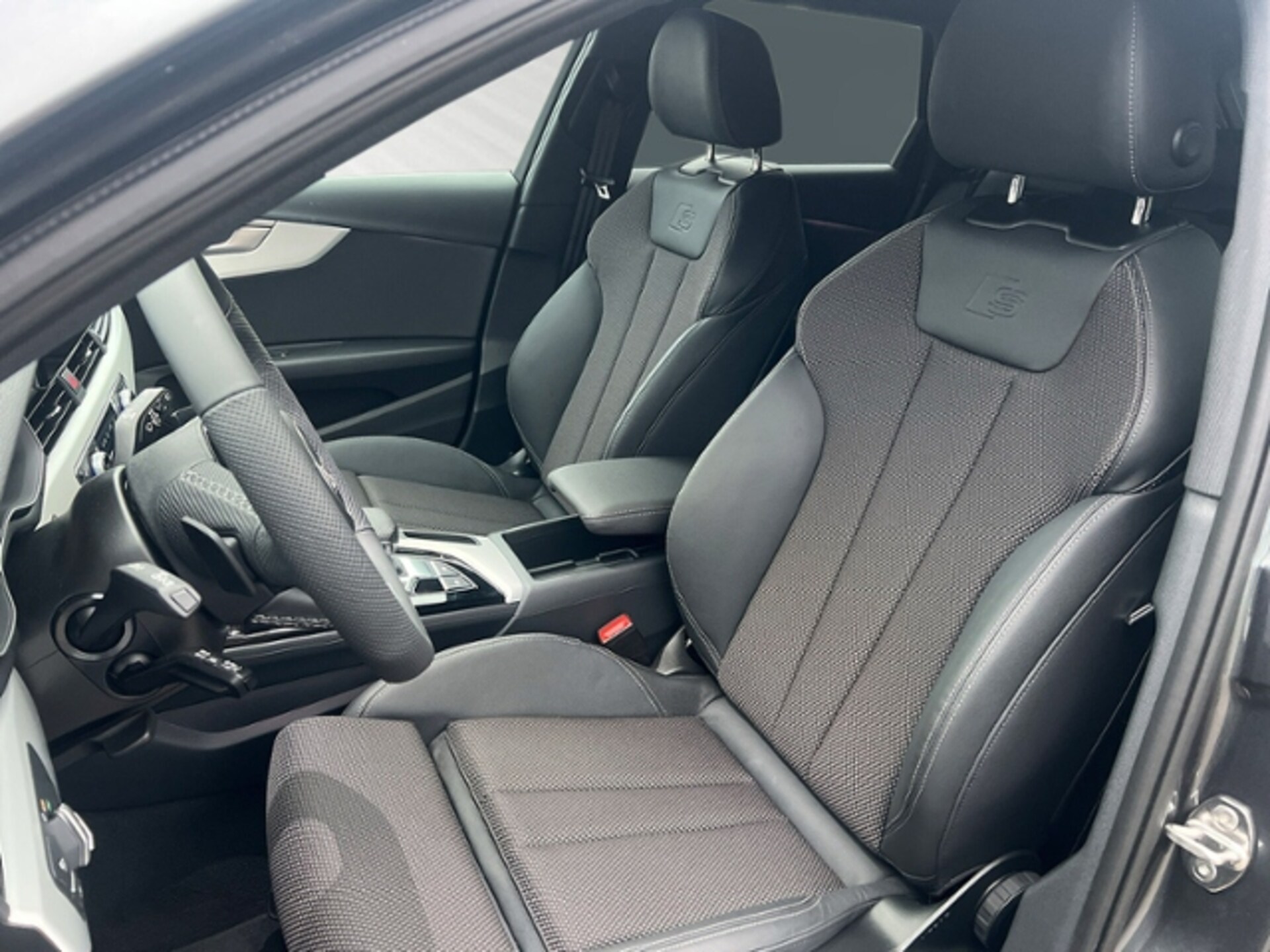 Audi A4 Avant S line