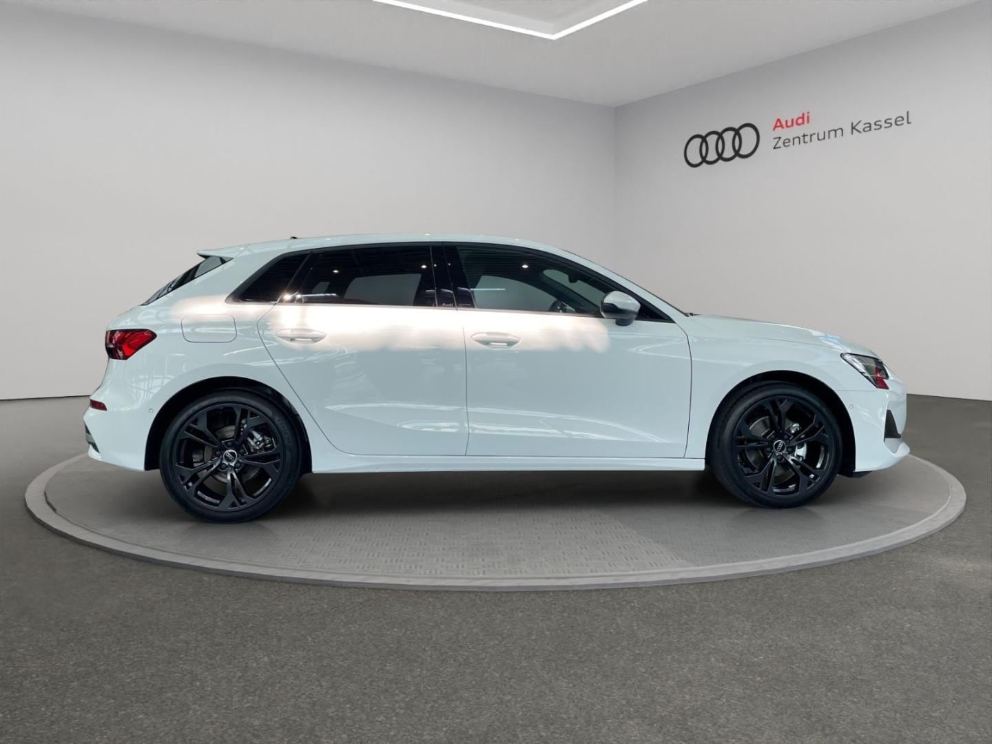 Bild über Audi A3 Sportback advanced 30 TFSI S tronic - für weitere Informationen kontaktieren Sie den Audi Partner