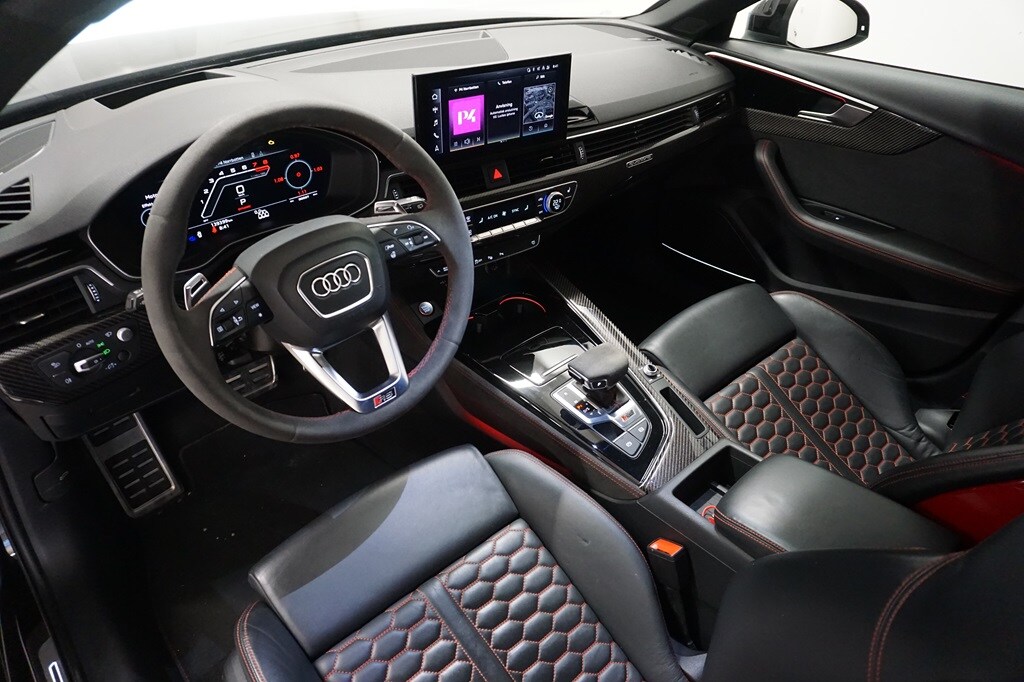 Bild som visar&nbsp;Audi RS 4 Avant&nbsp;RS 4 Avant 450 hk tiptronic - för mer information kontakta din Audi Partner