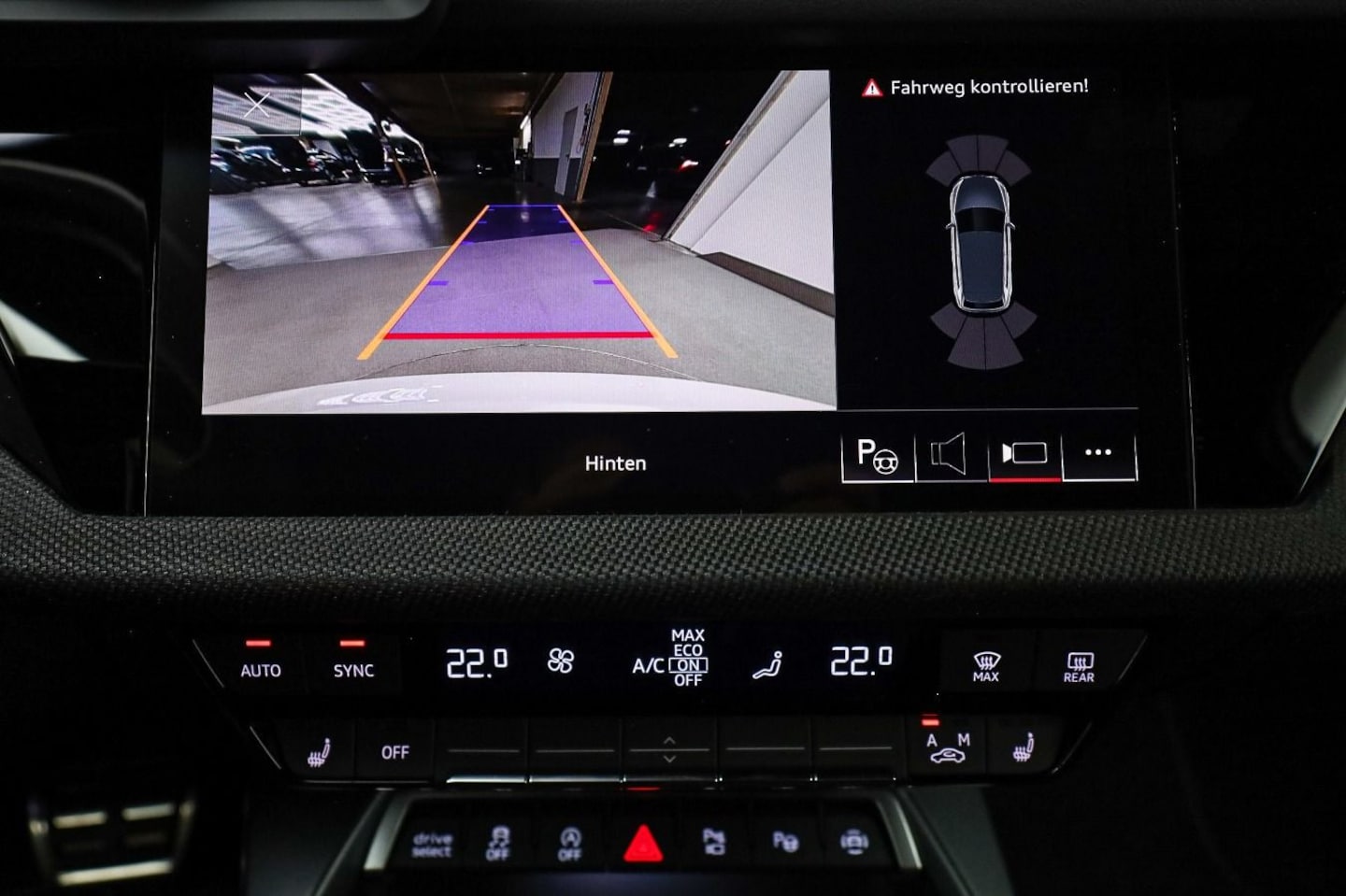 Bild über Audi S3 Sportback TFSI quattro S tronic - für weitere Informationen kontaktieren Sie den Audi Partner
