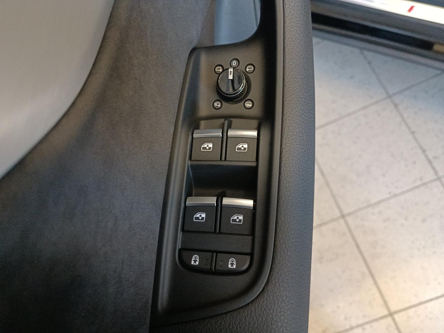 Bild über Audi Q7 SUV TFSI quattro 250 kW tiptronic - für weitere Informationen kontaktieren Sie den Audi Partner