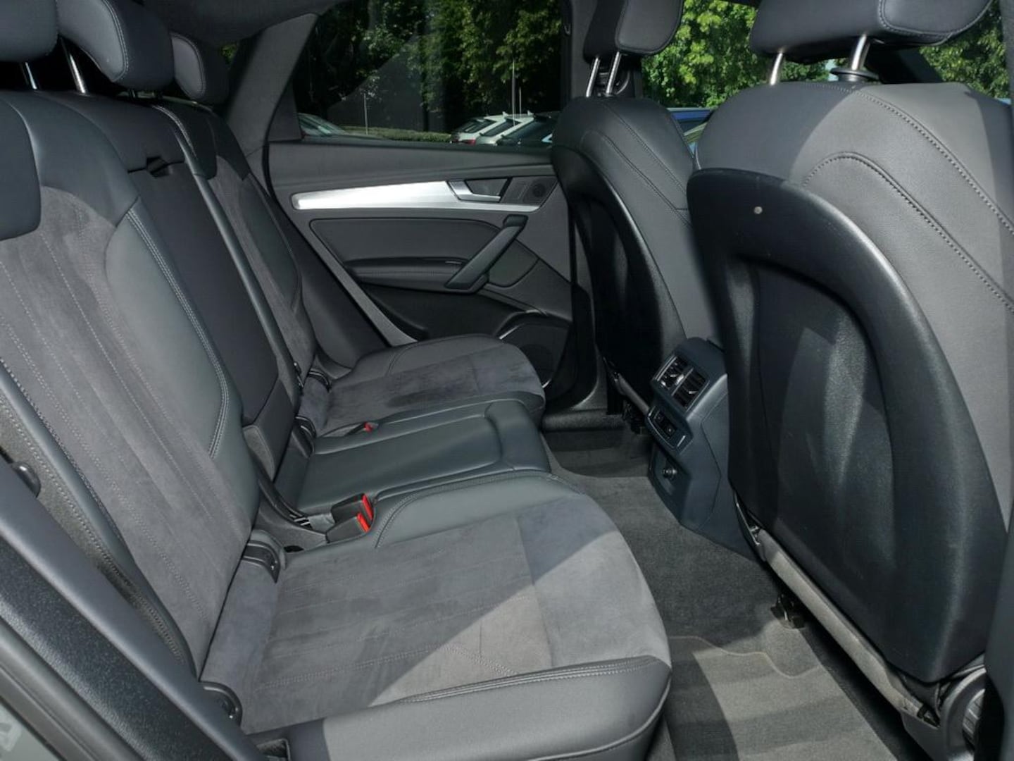 Bild über Audi Q5 Sportback TFSI e S line business 50 TFSI e quattro S tronic - für weitere Informationen kontaktieren Sie den Audi Partner