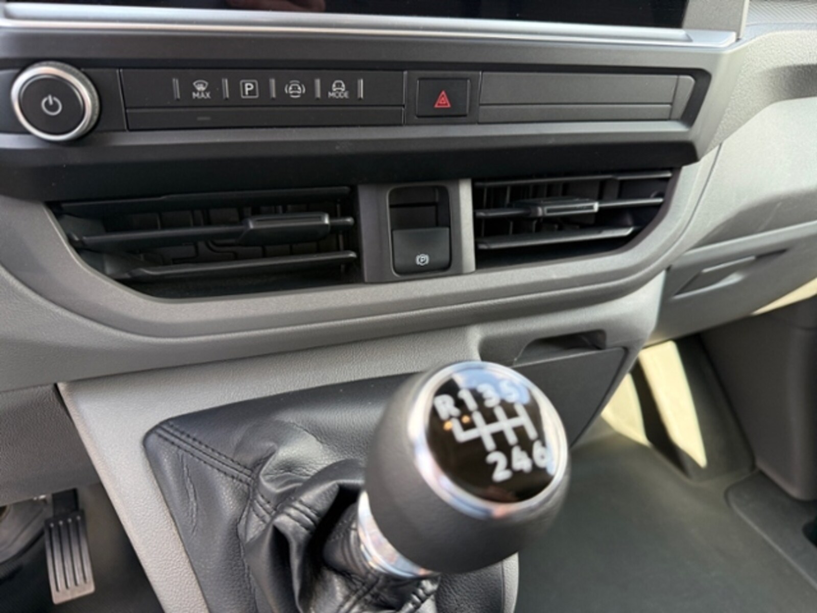Volkswagen Transporter Kasten kurzer Radstand – Bild 15