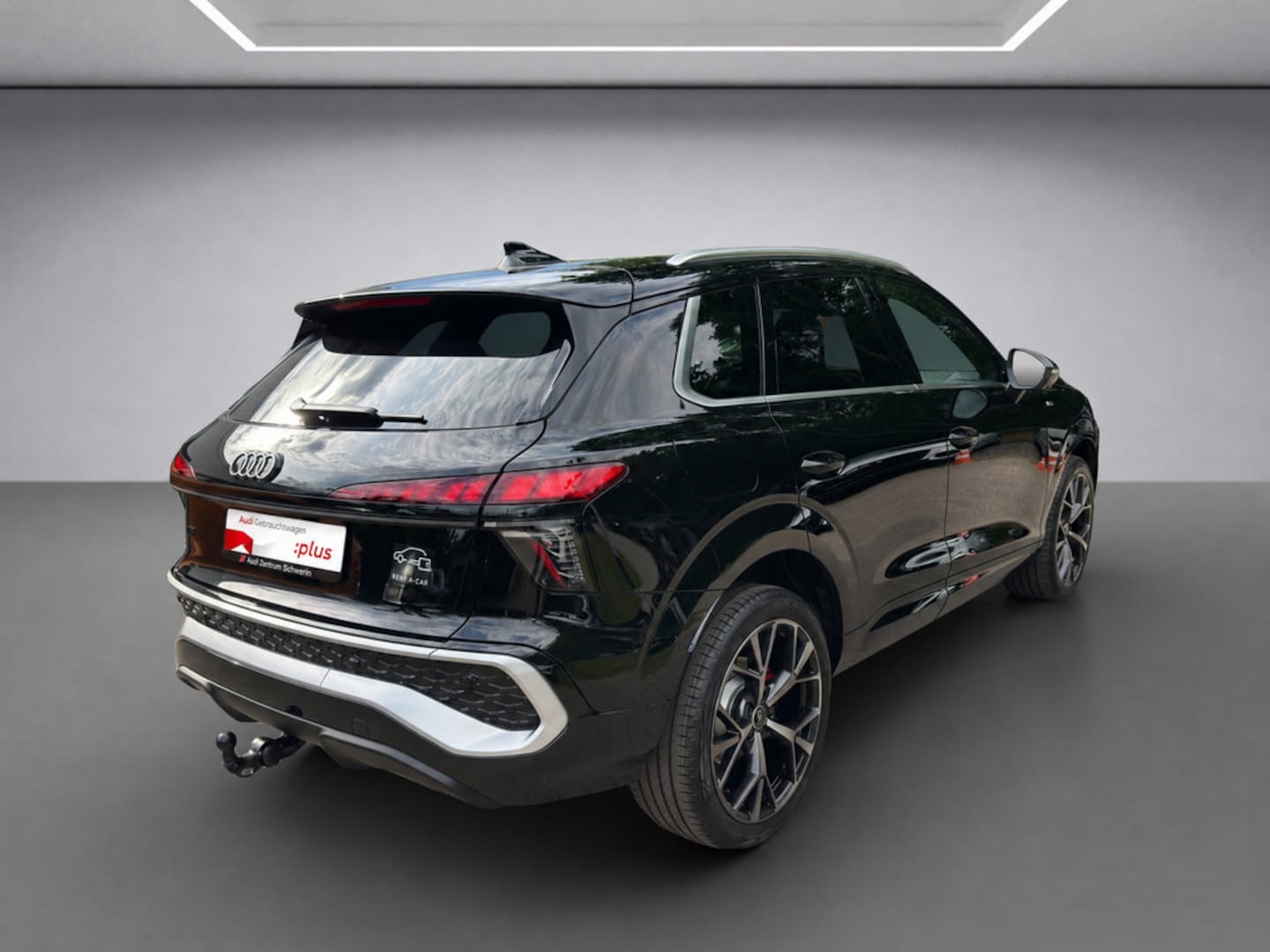 Bild über Audi Q3 SUV TFSI 110 kW S tronic - für weitere Informationen kontaktieren Sie den Audi Partner