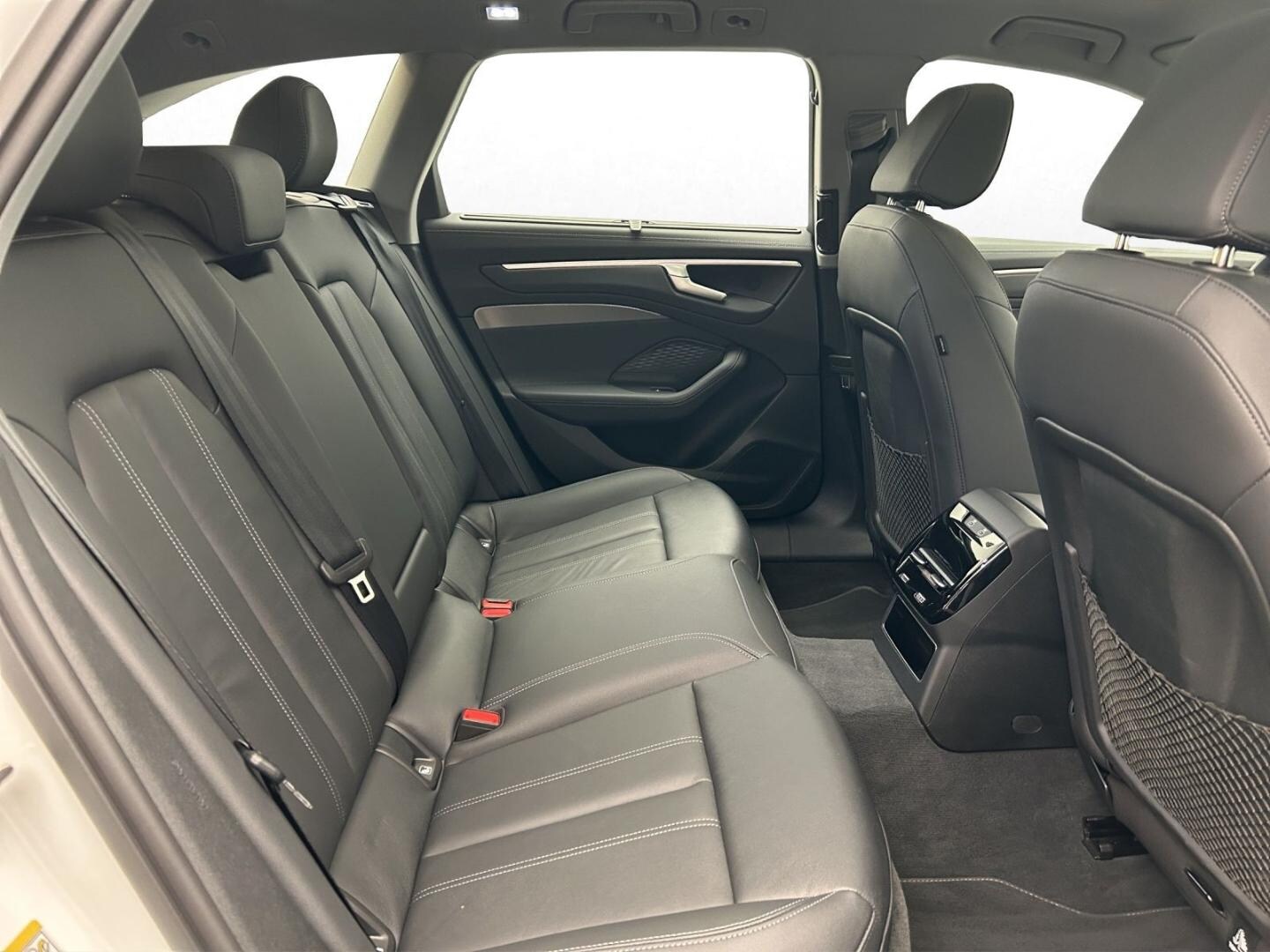Bild über Audi A6 Avant TDI 150 kW S tronic - für weitere Informationen kontaktieren Sie den Audi Partner