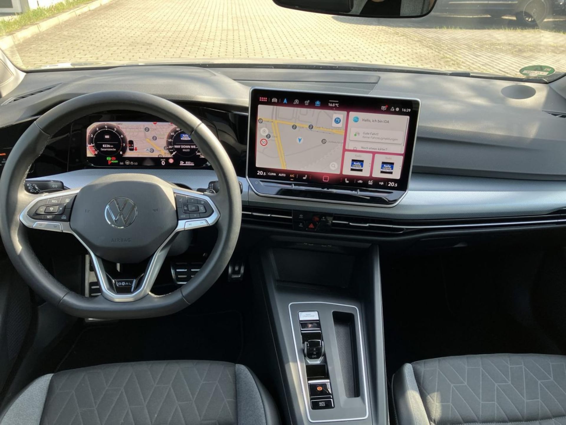 Volkswagen Golf Life