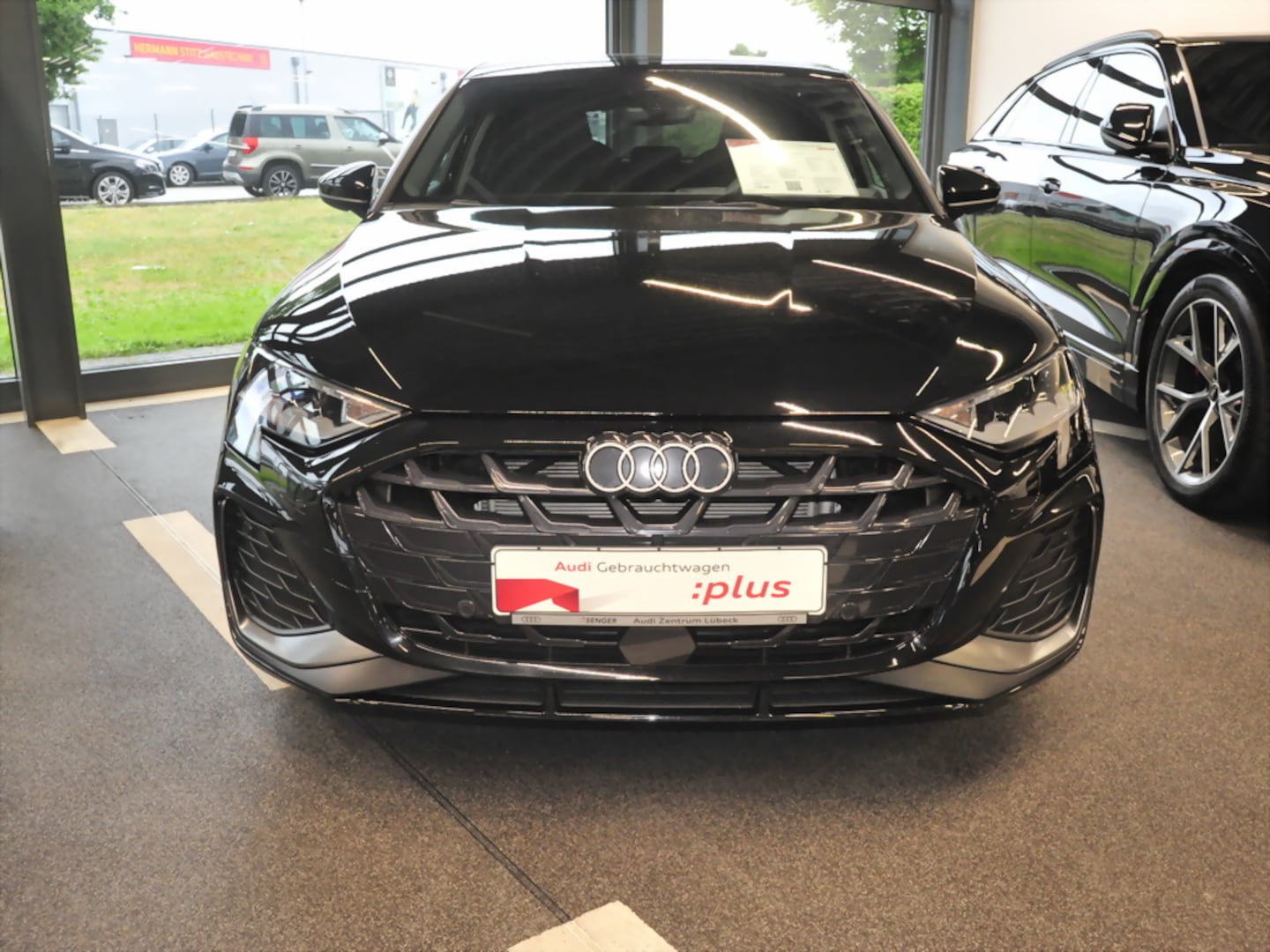 Bild über Audi A3 Sportback S line 35 TFSI S tronic - für weitere Informationen kontaktieren Sie den Audi Partner