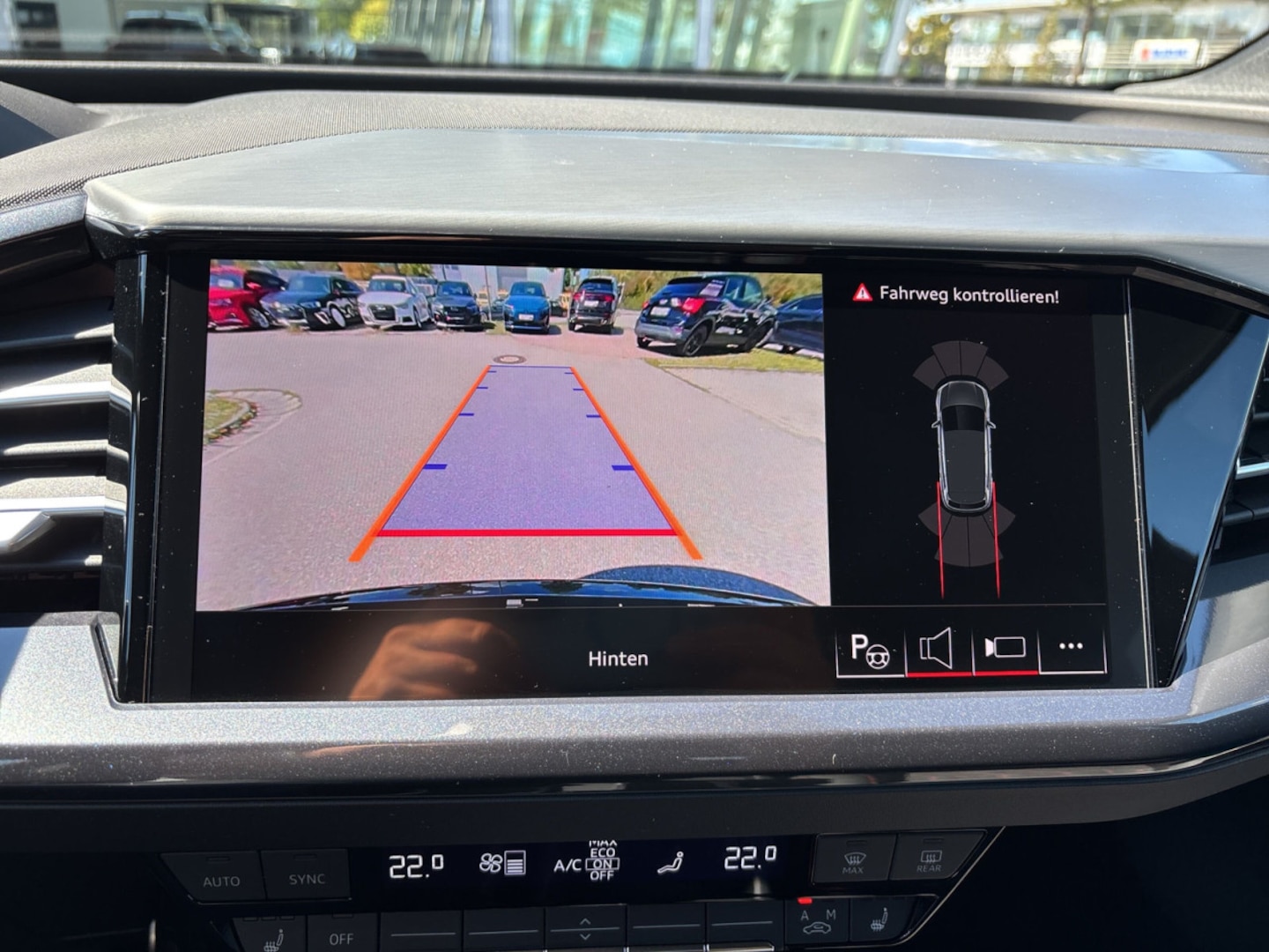Bild über Audi Q4 e-tron 45 e-tron - für weitere Informationen kontaktieren Sie den Audi Partner