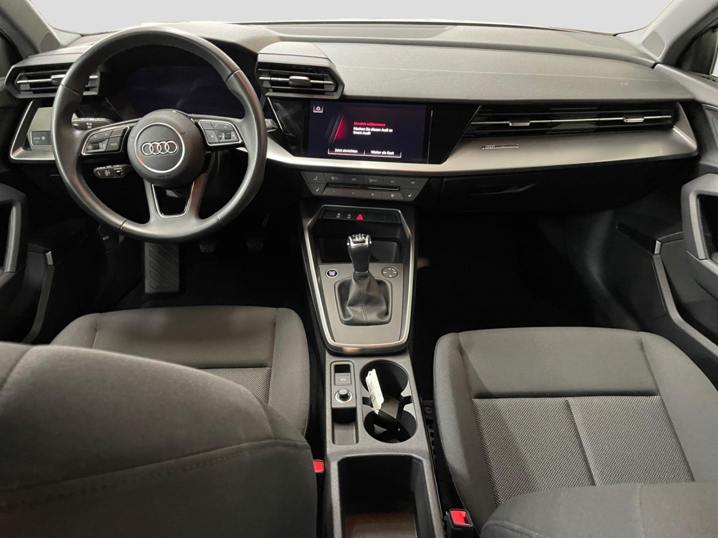 Bild über Audi A3 Sportback 30 TFSI Schaltgetriebe - für weitere Informationen kontaktieren Sie den Audi Partner