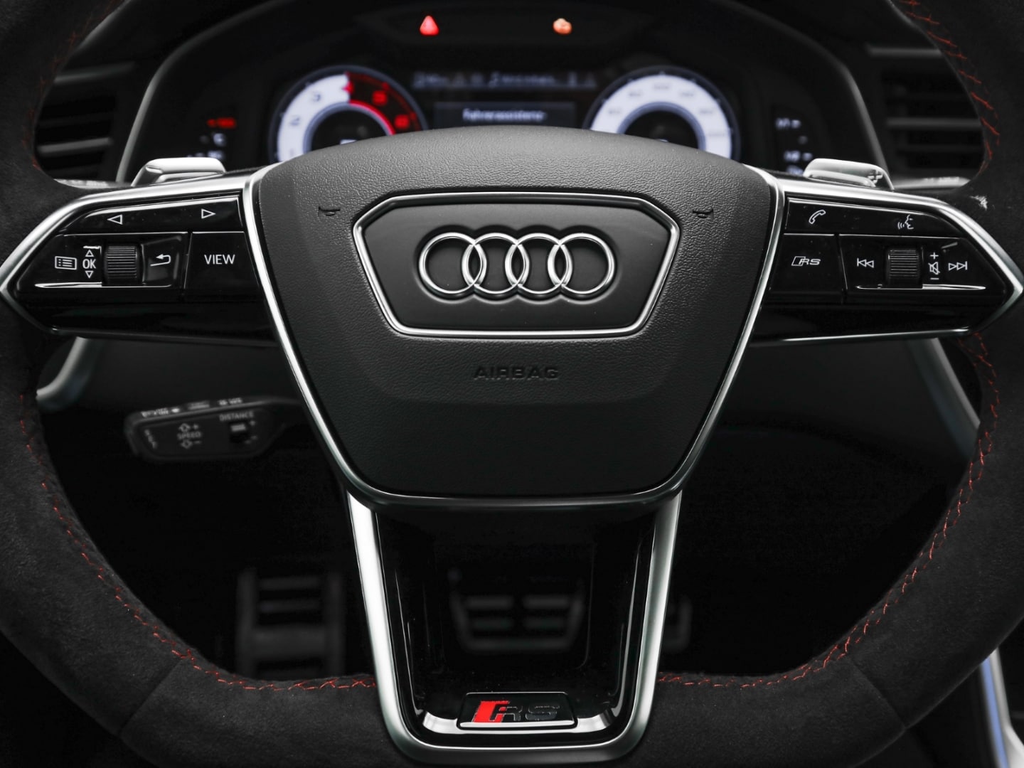Bild über Audi RS 6 Avant performance quattro tiptronic - für weitere Informationen kontaktieren Sie den Audi Partner