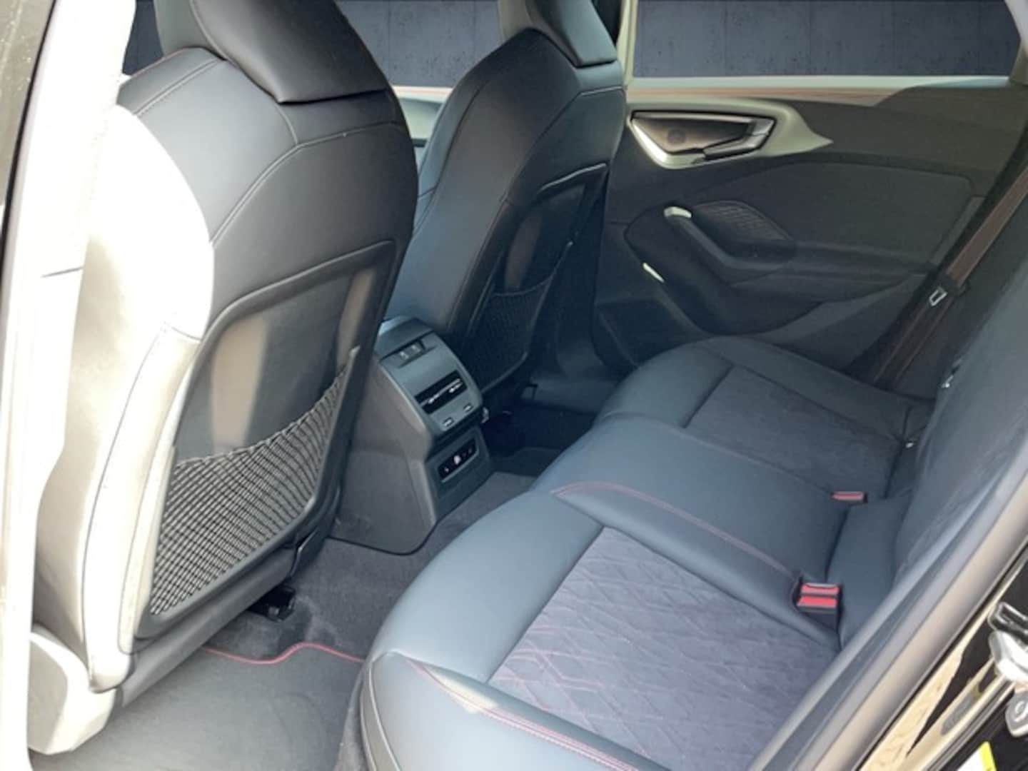 Bild über Audi A5 Avant TDI quattro 150 kW S tronic - für weitere Informationen kontaktieren Sie den Audi Partner