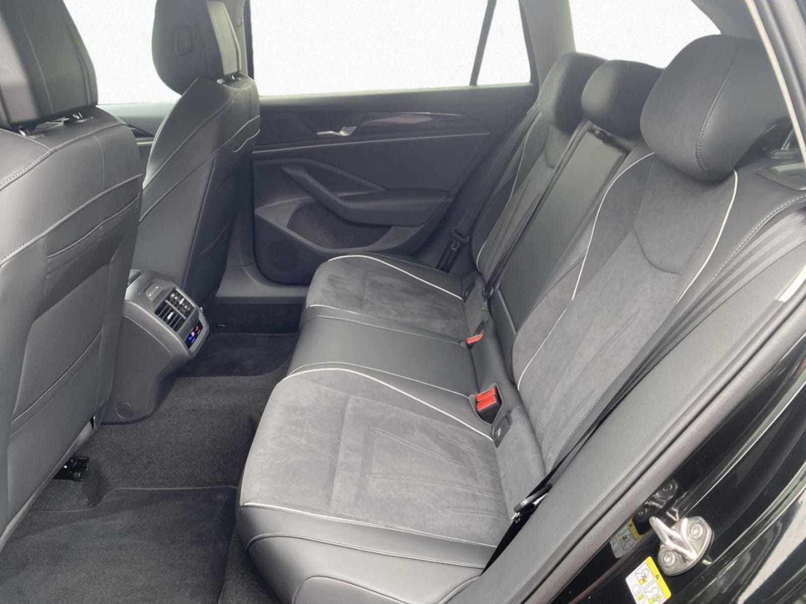 Volkswagen Passat – Bild 12