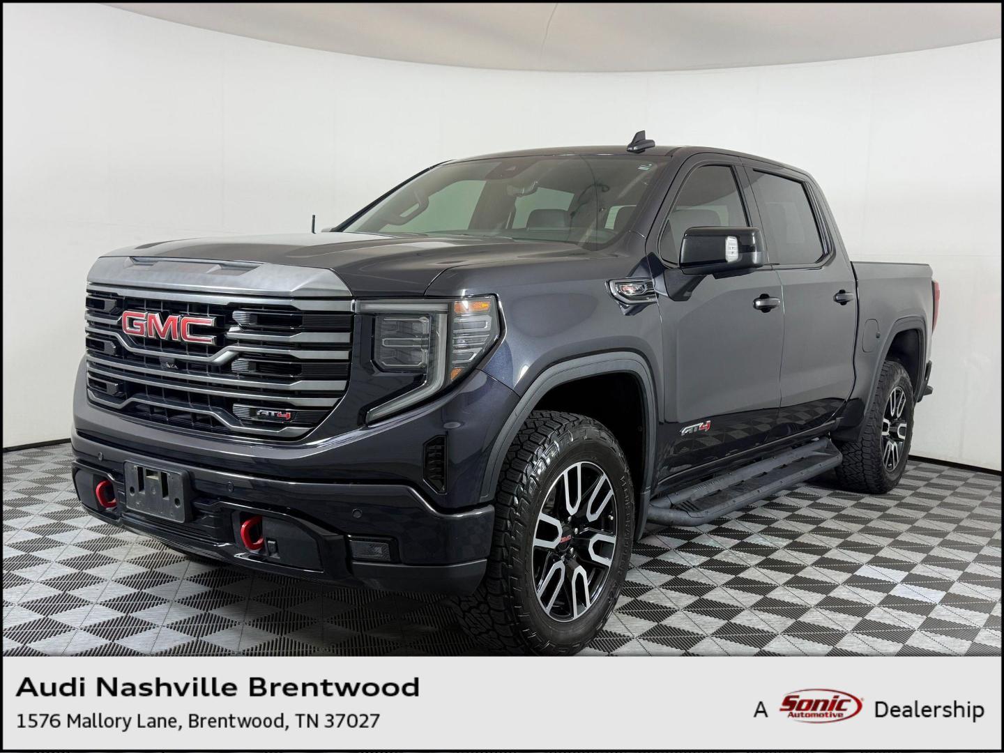 2022 GMC Sierra 4WD Crew Cab Short Box AT4's photo