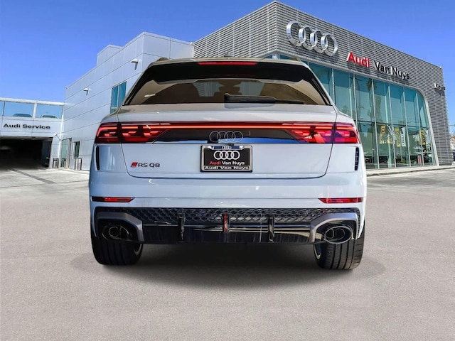 2025 Audi RS Q8 SUV performance