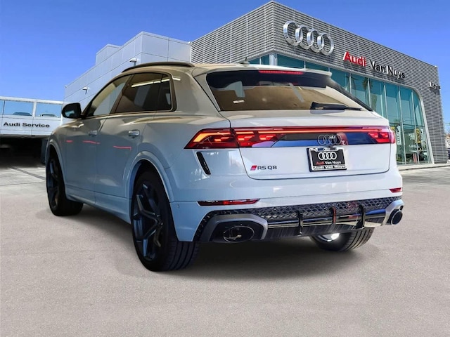 2025 Audi RS Q8 SUV performance
