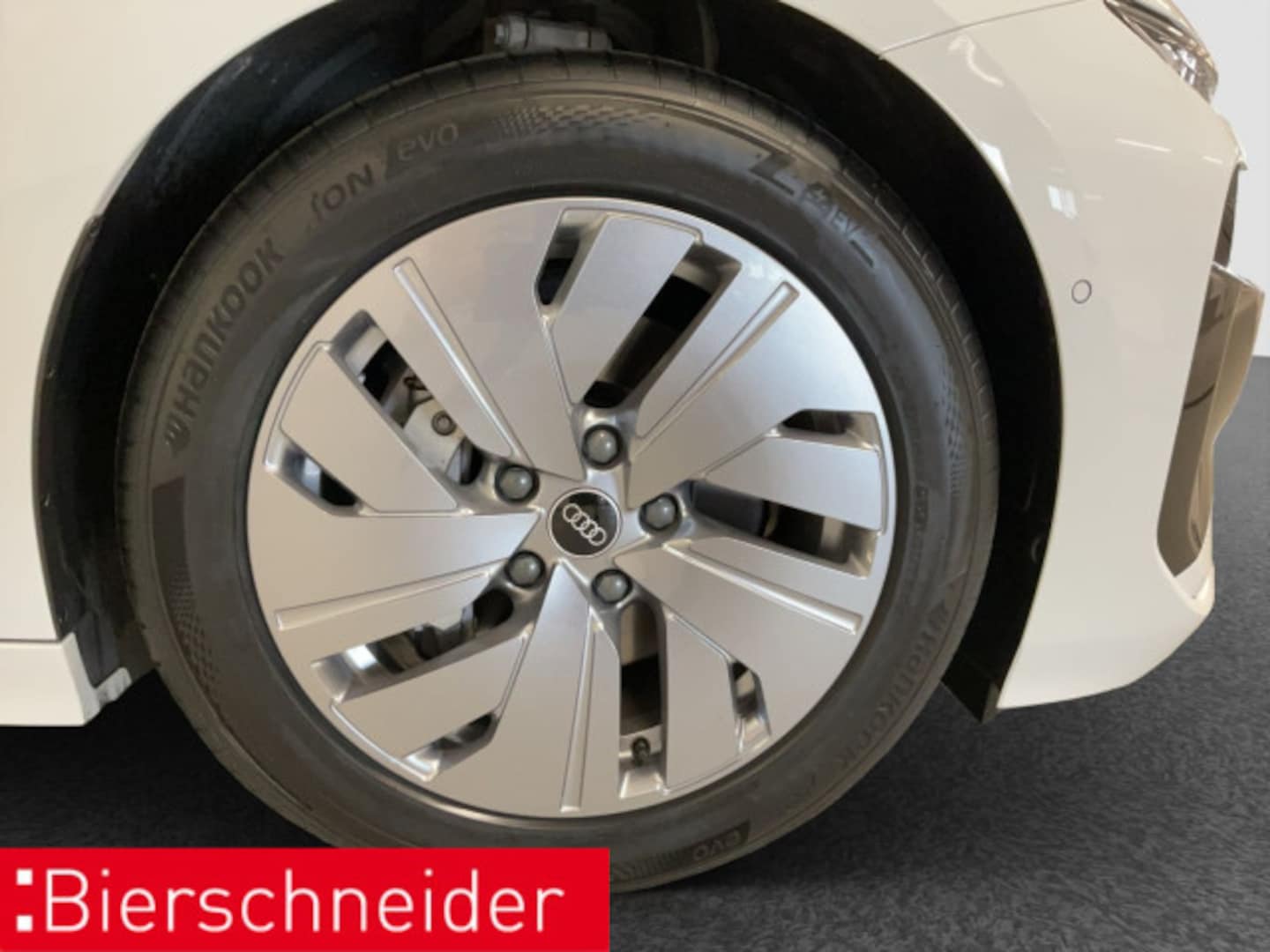 Bild über Audi A6 Avant e-tron e-tron quattro - für weitere Informationen kontaktieren Sie den Audi Partner