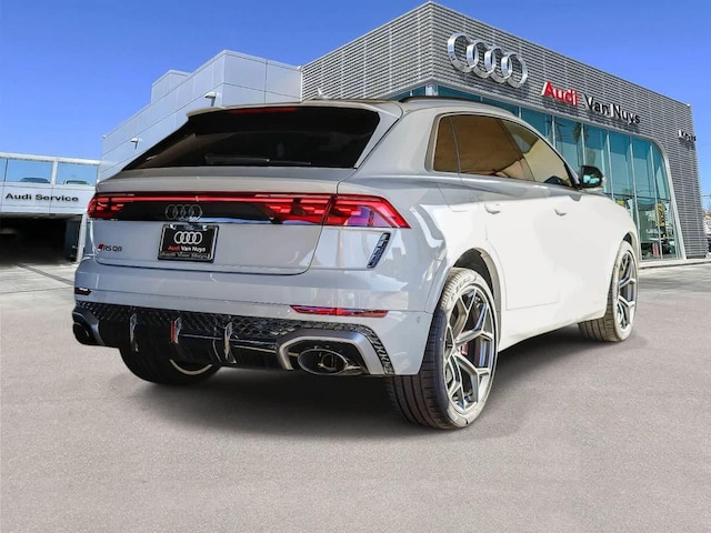 2025 Audi RS Q8 SUV performance