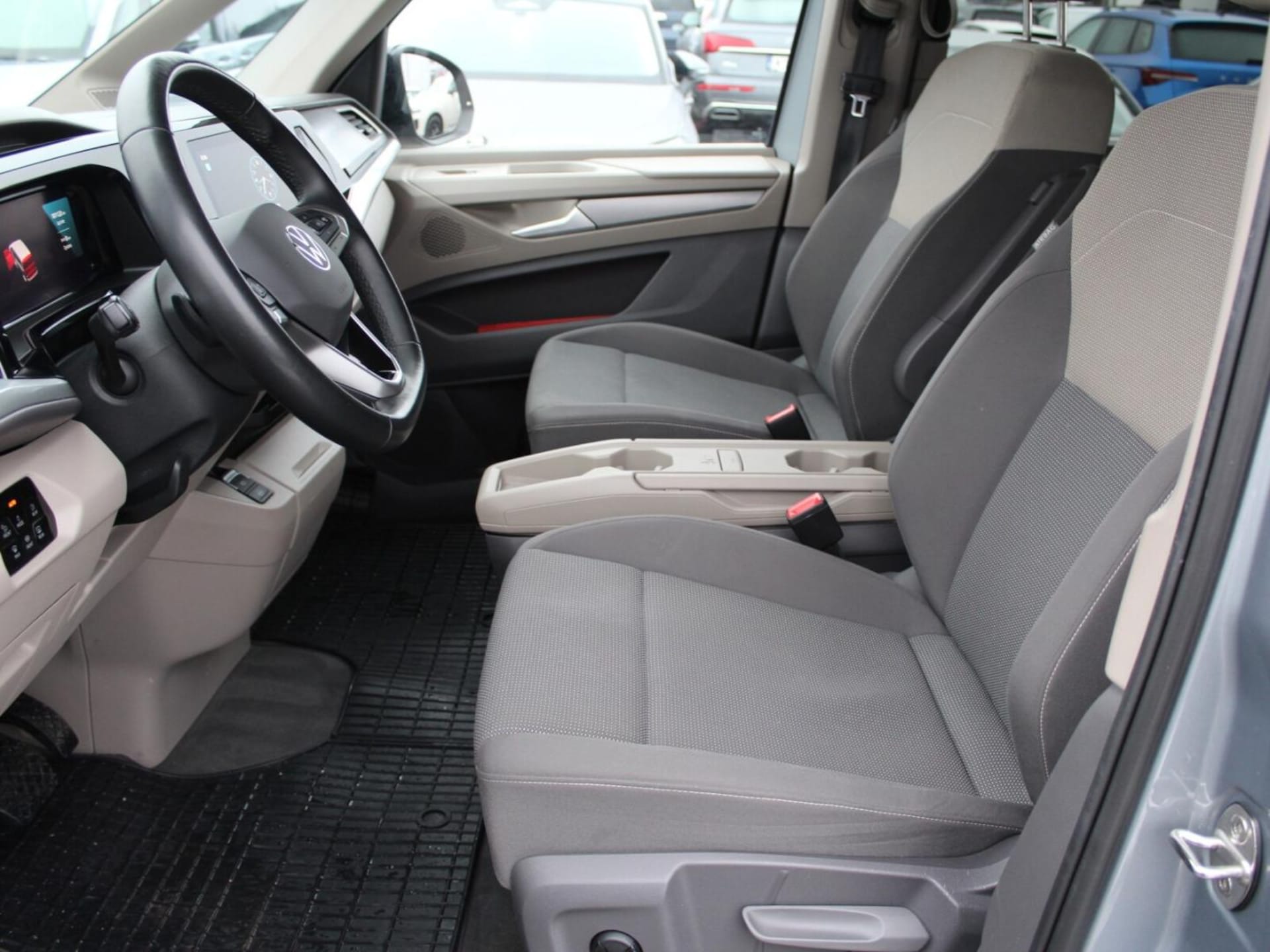 Volkswagen Multivan długi rozstaw osi Life