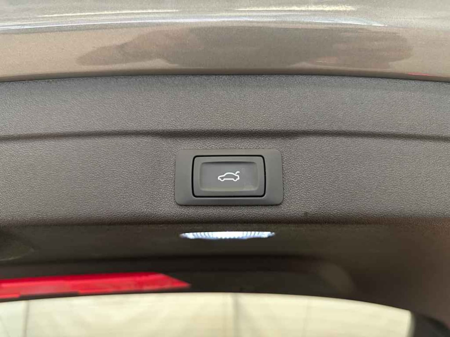 Bild über Audi A5 Avant TDI quattro 150 kW S tronic - für weitere Informationen kontaktieren Sie den Audi Partner