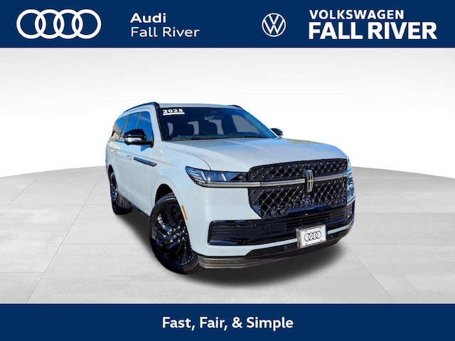 Photo of 2025 Lincoln Navigator 