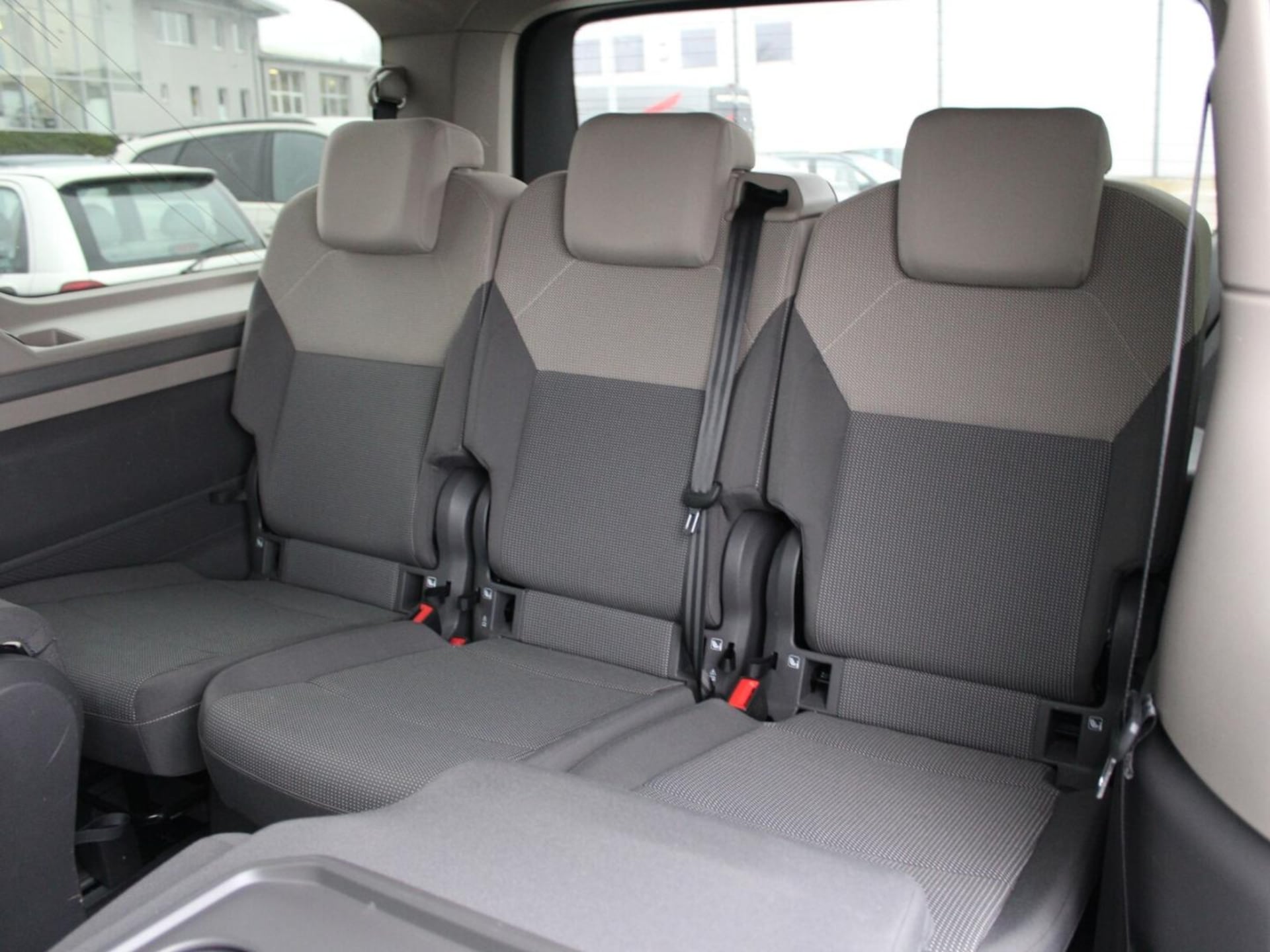 Volkswagen Multivan długi rozstaw osi Life
