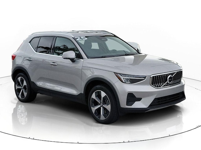 Photo of 2025 Volvo XC40 