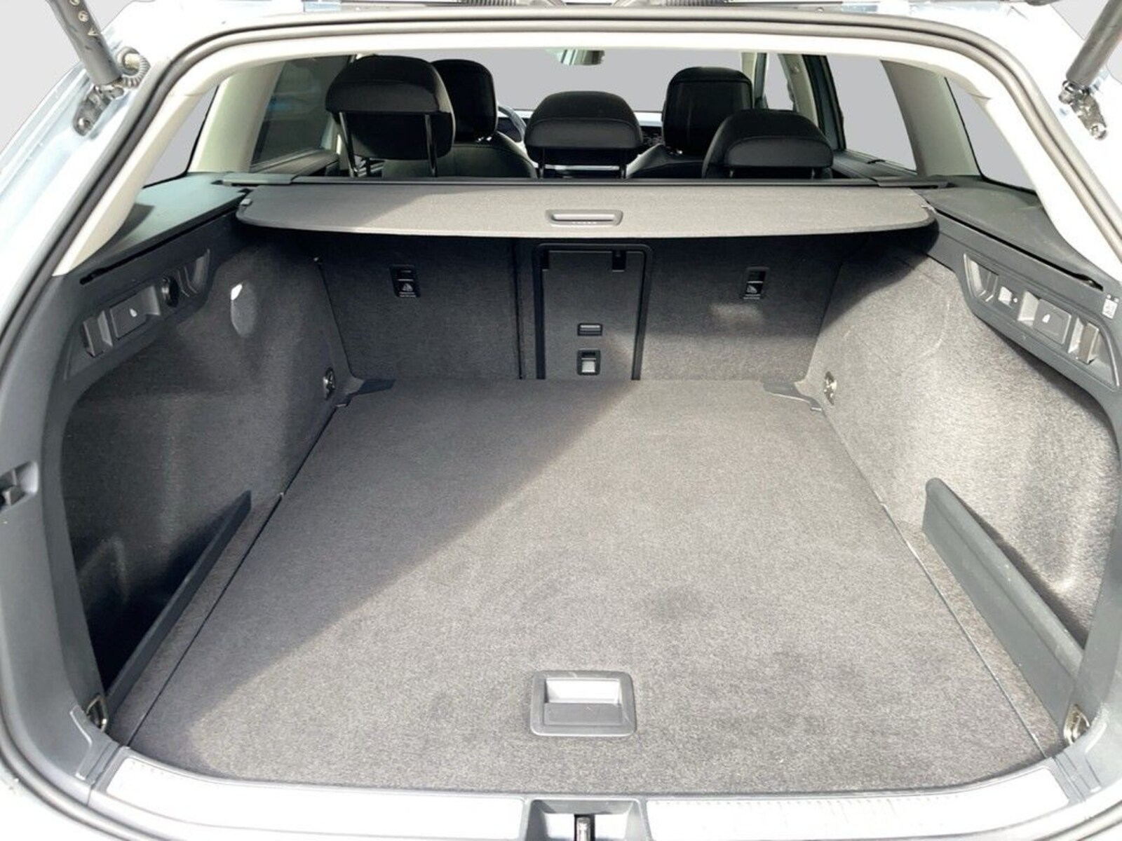 Volkswagen Passat – Bild 12
