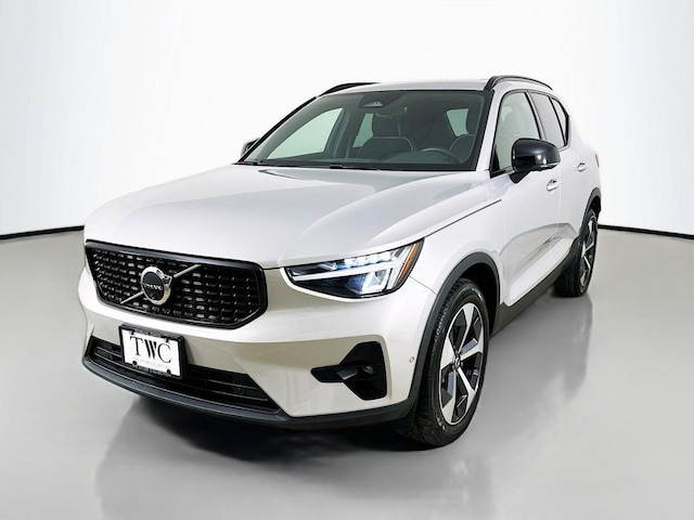 2025 Volvo XC40