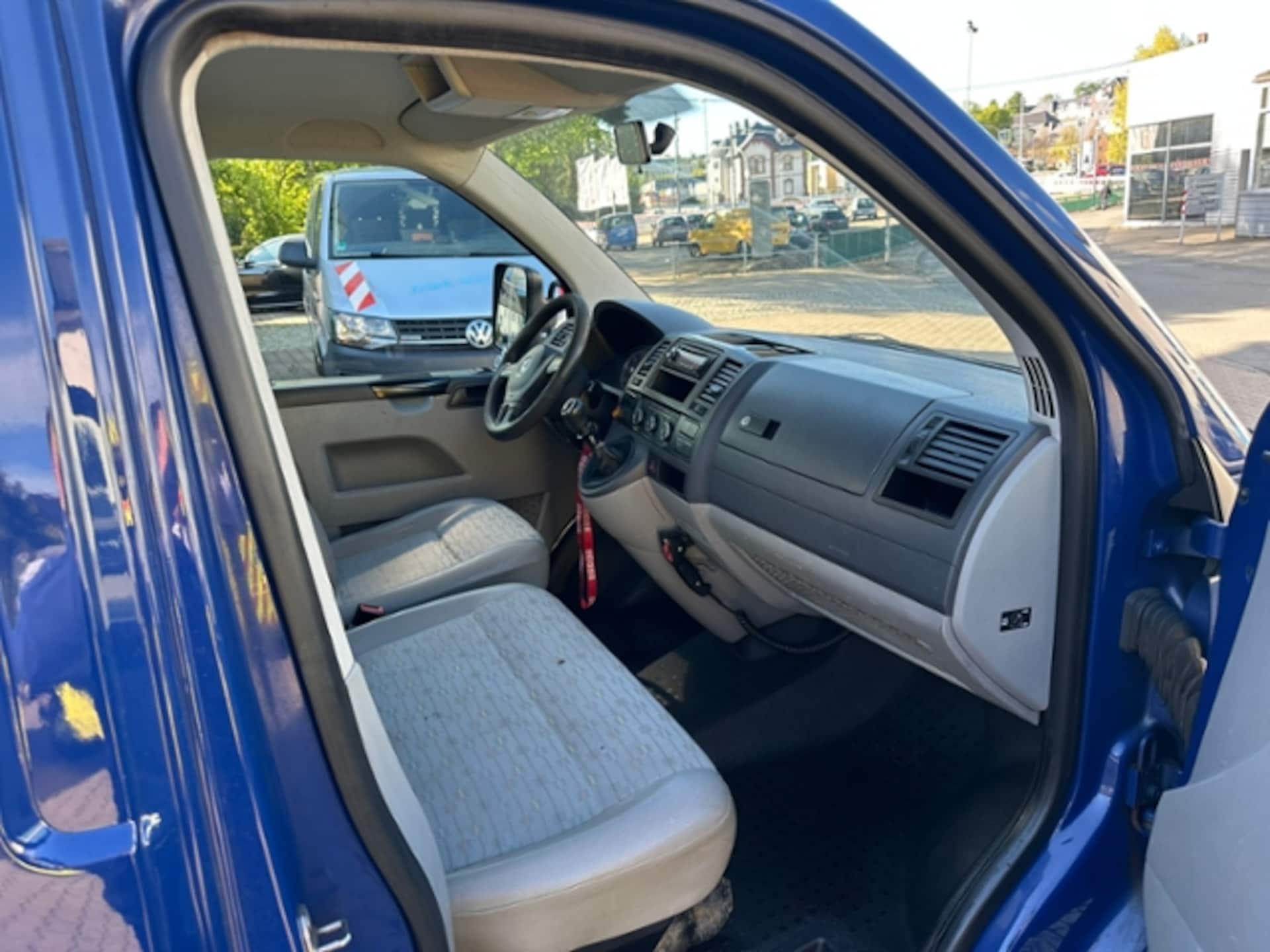 Volkswagen T5 Transporter Einzelkabine kurzer Radstand