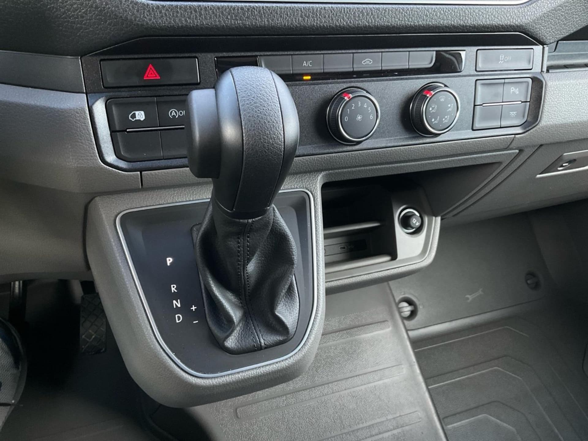 Volkswagen Crafter Kasten langer Radstand