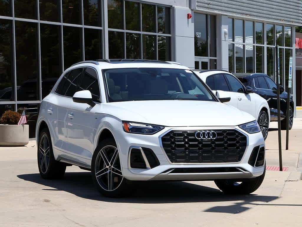 2023 Audi Q5 55 e Premium Plus's photo