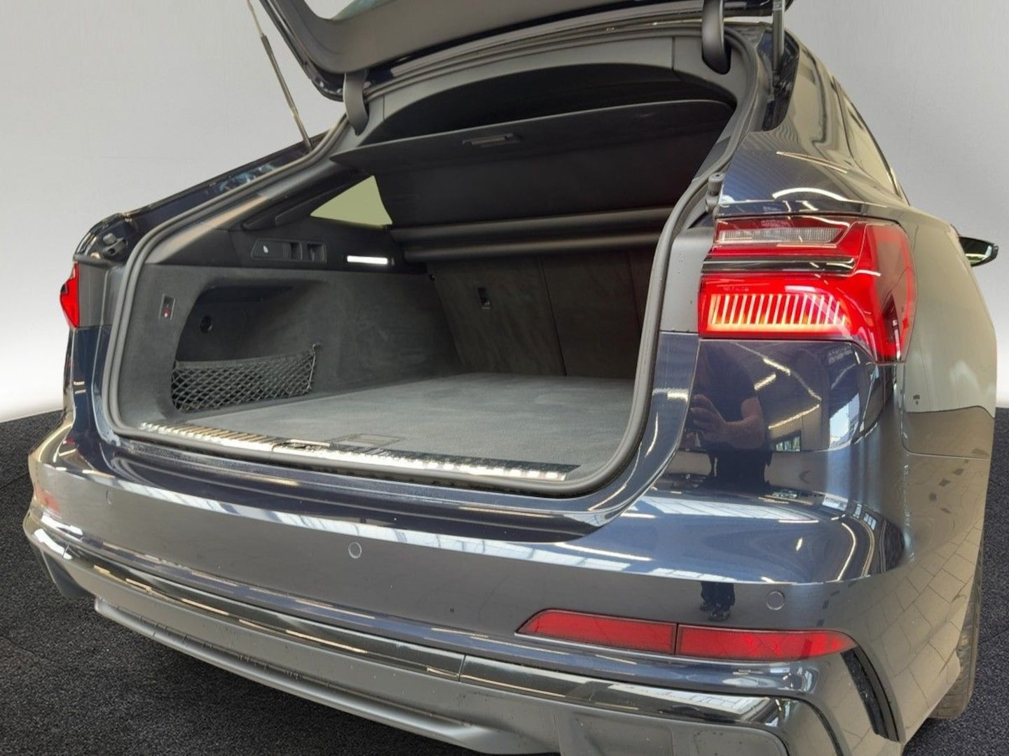 Bild über Audi S6 Avant TDI quattro tiptronic - für weitere Informationen kontaktieren Sie den Audi Partner