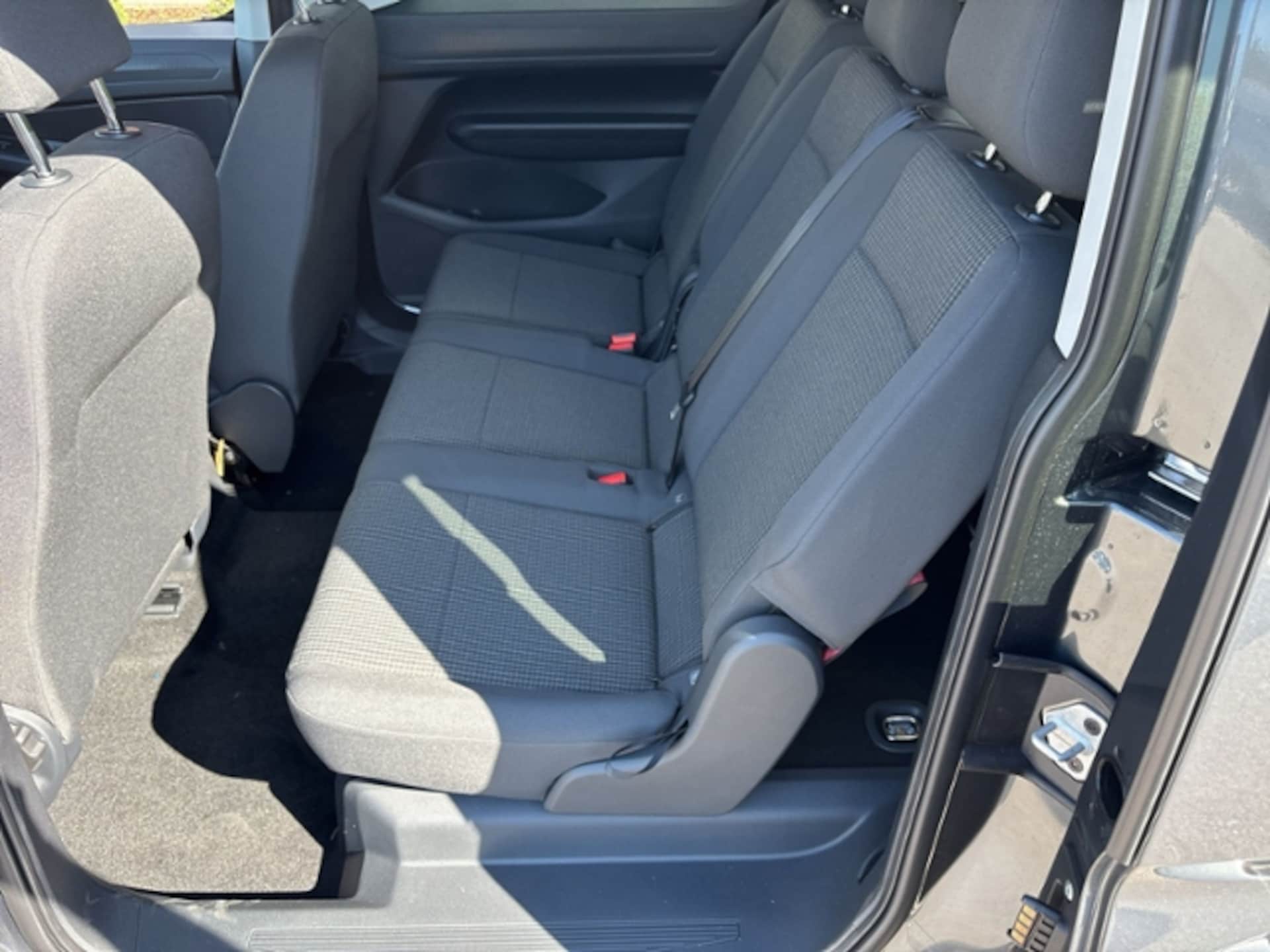 Volkswagen Caddy Maxi Basis-Modell