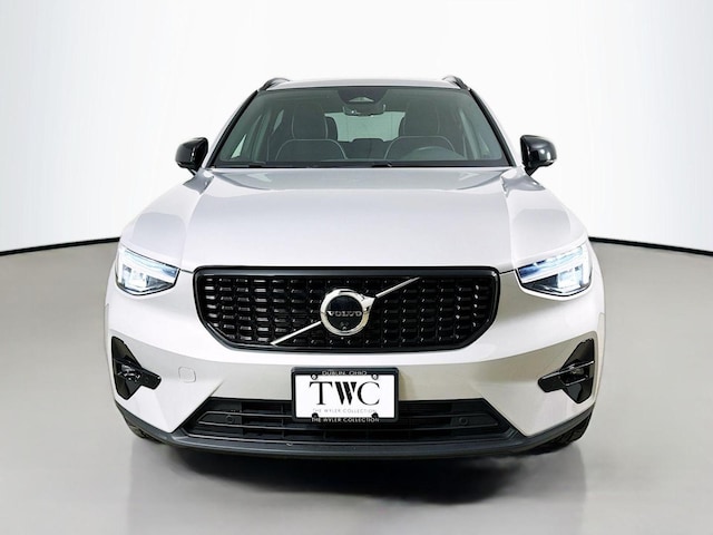 2025 Volvo XC40
