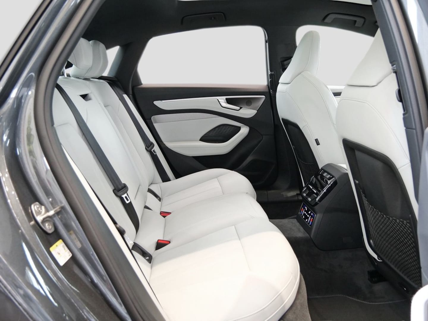 Bild über Audi A6 Limousine e-hybrid e-hybrid quattro 270 kW S tronic - für weitere Informationen kontaktieren Sie den Audi Partner