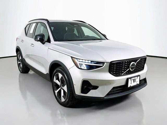 2025 Volvo XC40
