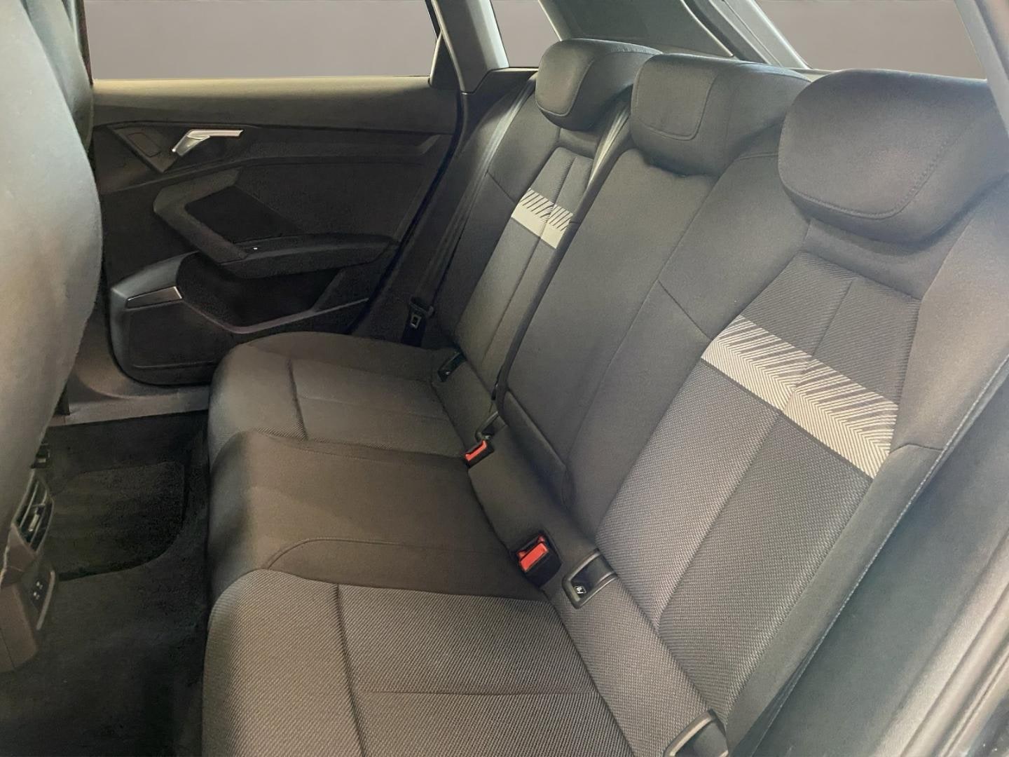 Bild über Audi A3 Sportback S line 35 TDI S tronic - für weitere Informationen kontaktieren Sie den Audi Partner