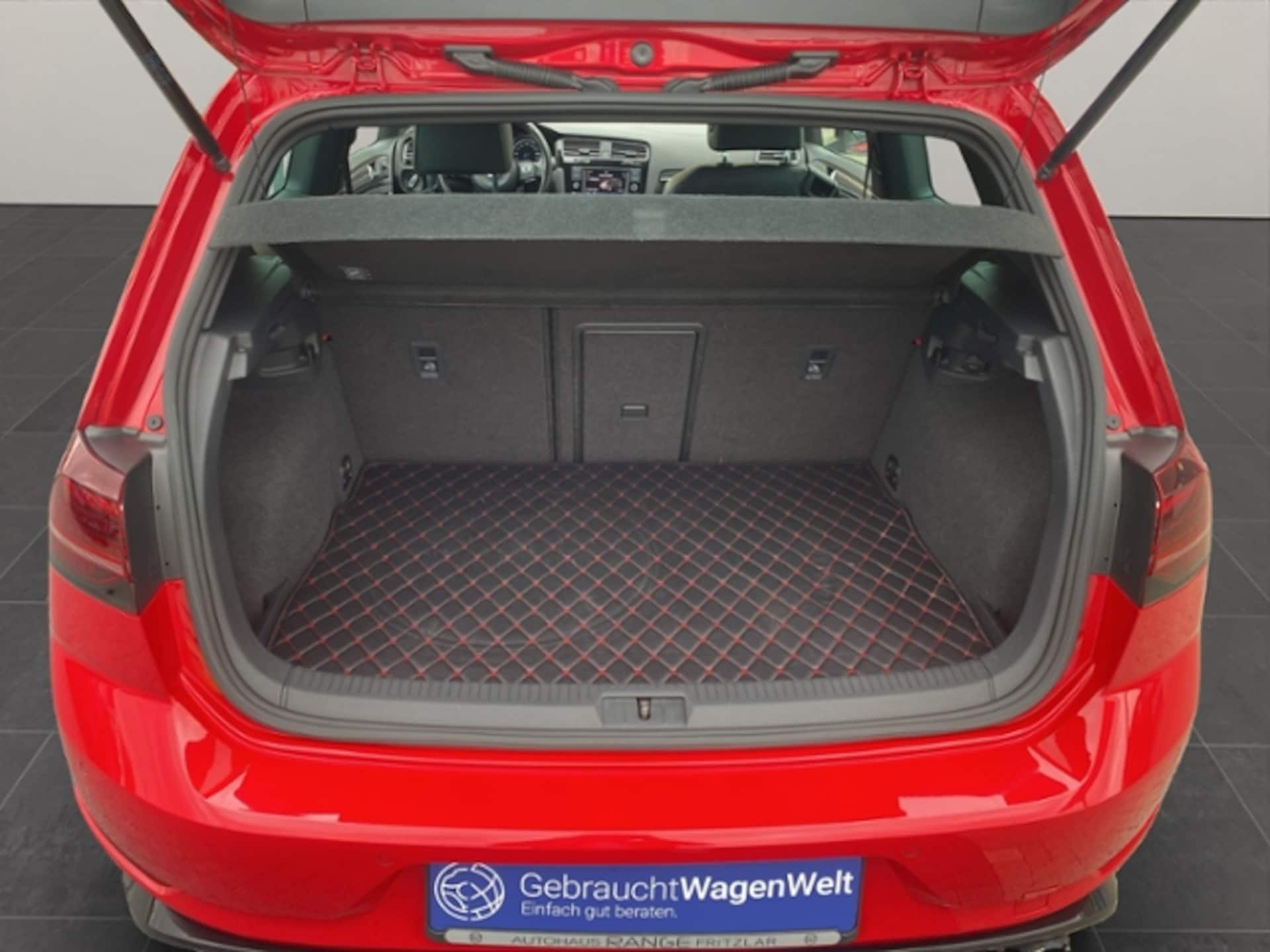 Volkswagen Golf R