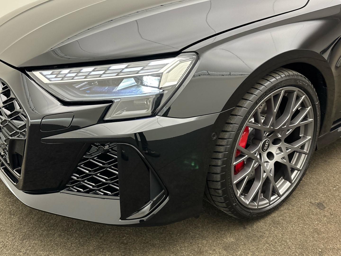 Bild über Audi RS 3 Sportback TFSI quattro 294 kW S tronic - für weitere Informationen kontaktieren Sie den Audi Partner