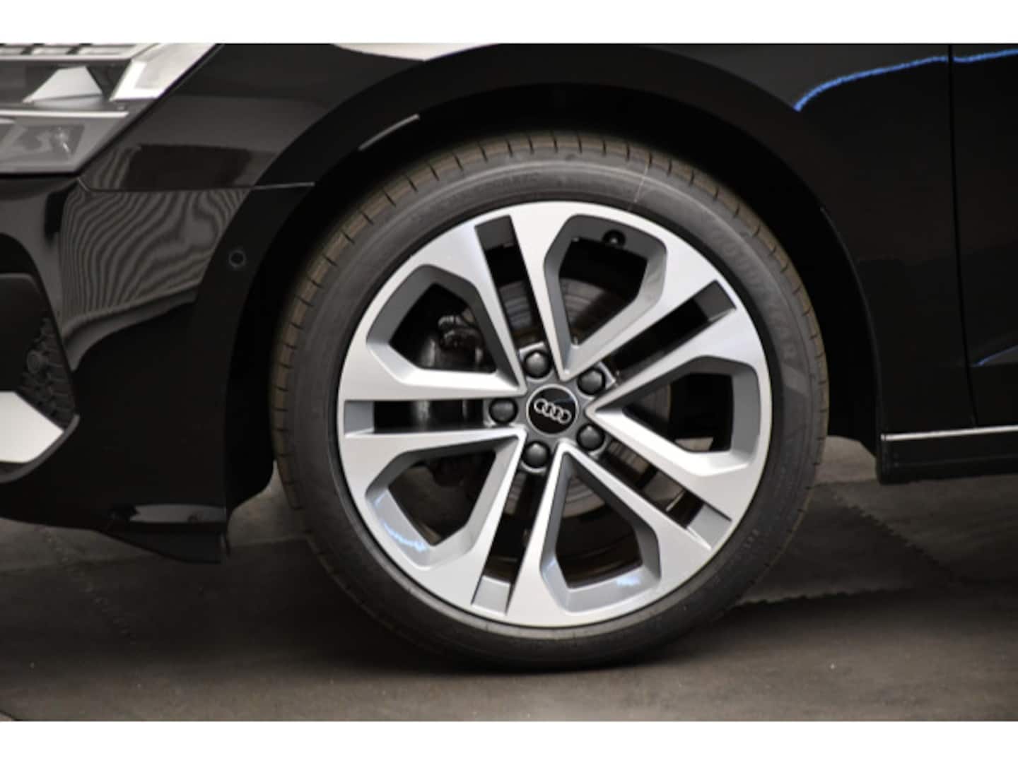 Bild über Audi A3 Limousine advanced 35 TFSI S tronic - für weitere Informationen kontaktieren Sie den Audi Partner