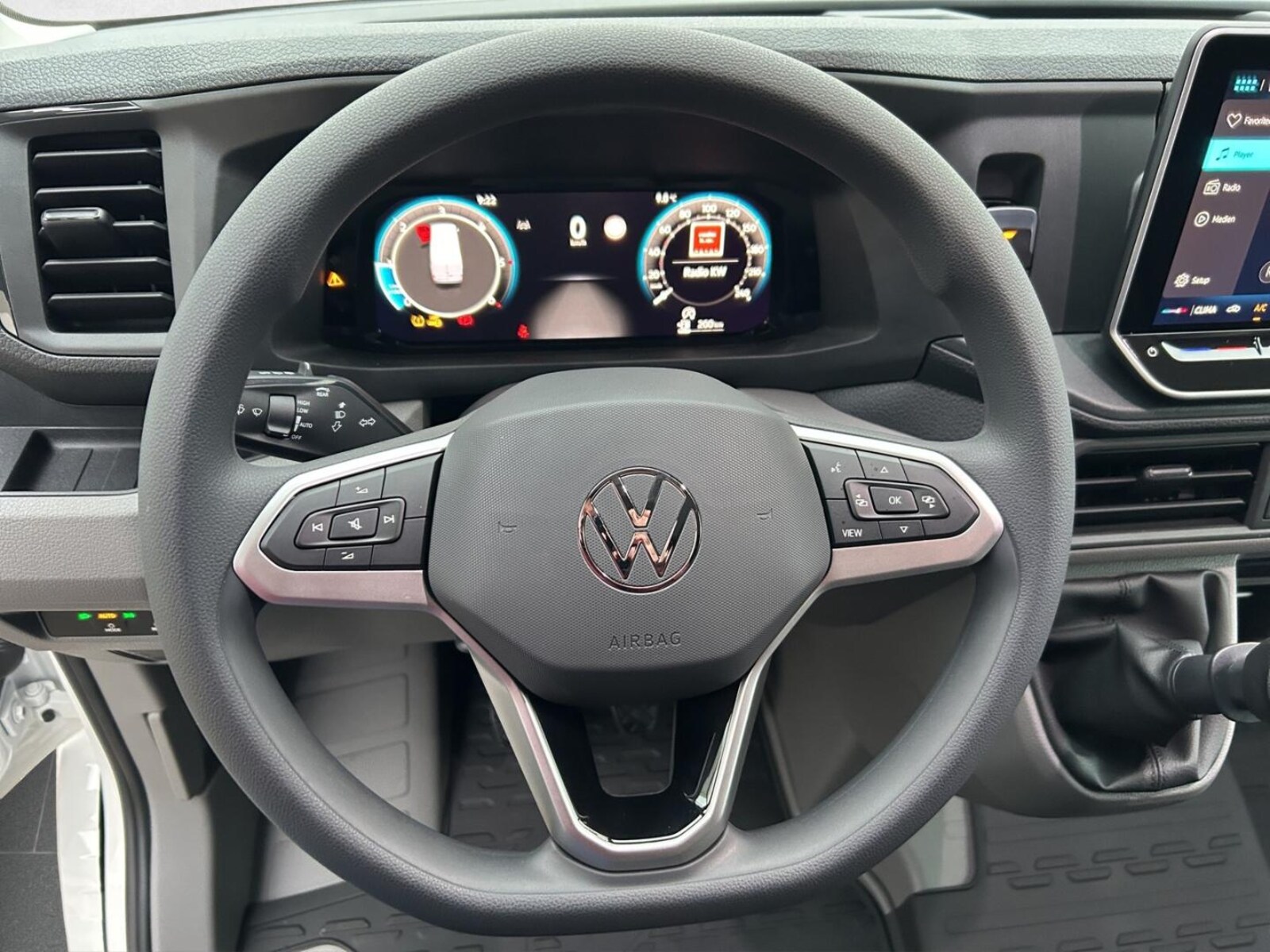 Volkswagen Crafter Kasten mittlerer Radstand – Bild 12