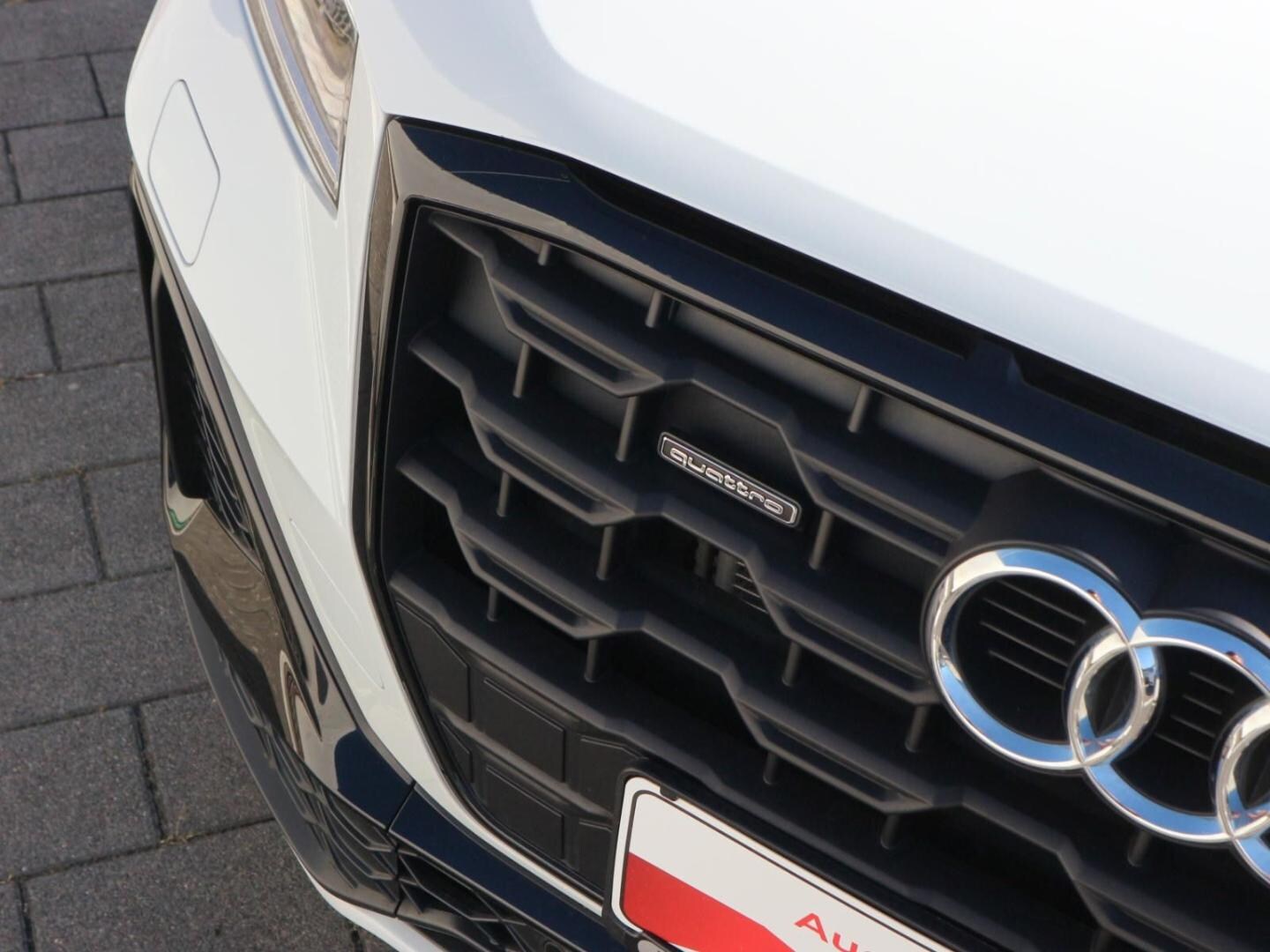 Bild über Audi Q2 S line 40 TFSI quattro S tronic - für weitere Informationen kontaktieren Sie den Audi Partner