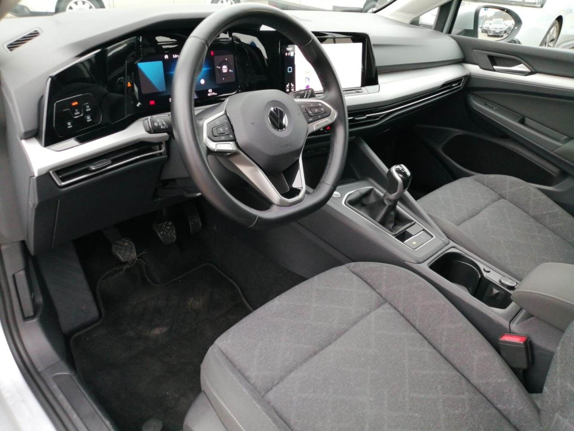 Volkswagen Golf Life