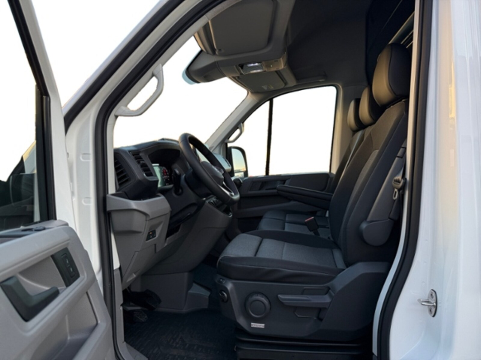 Volkswagen Crafter Kasten langer Radstand – Bild 9