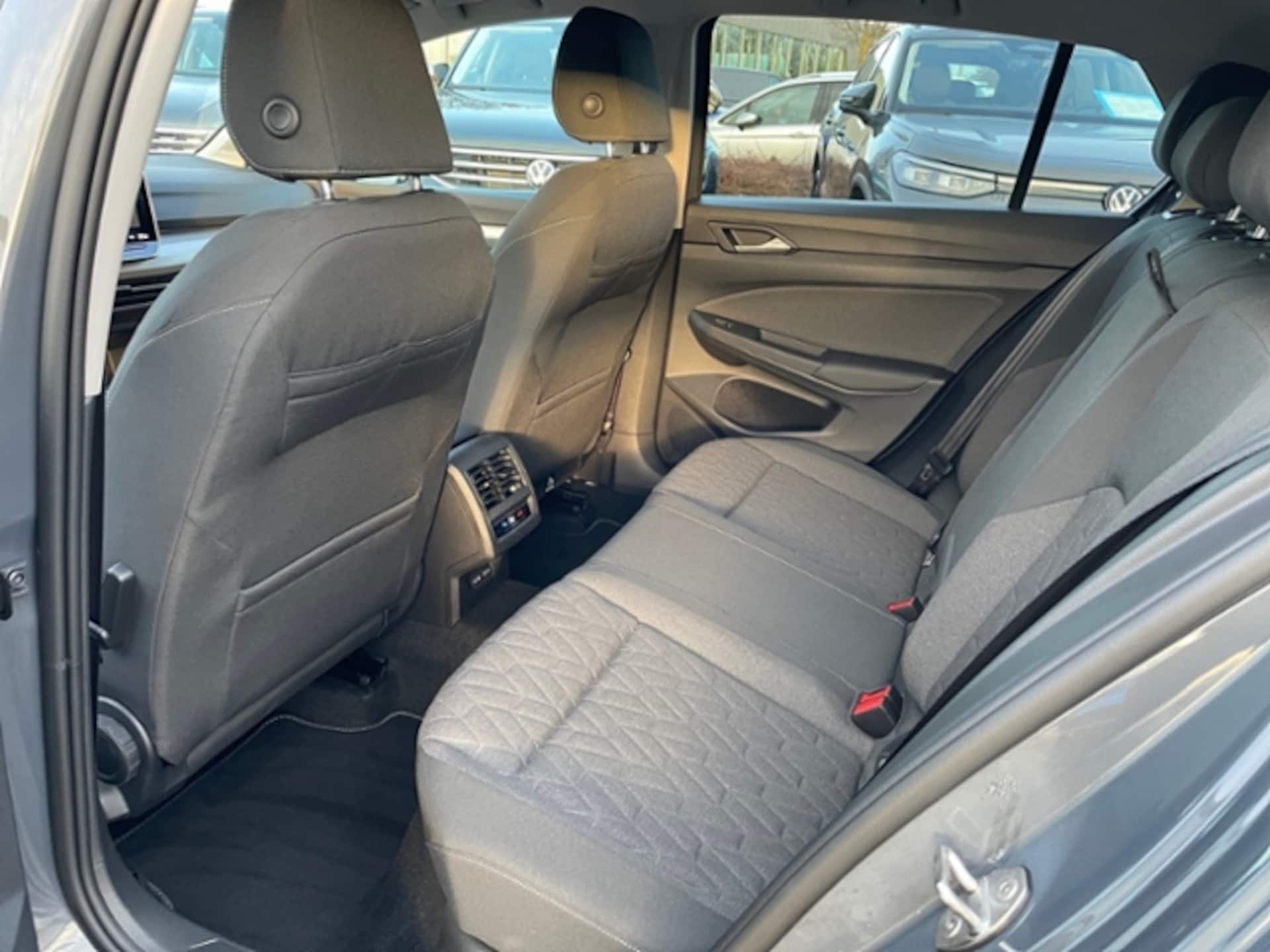 Volkswagen Golf Life