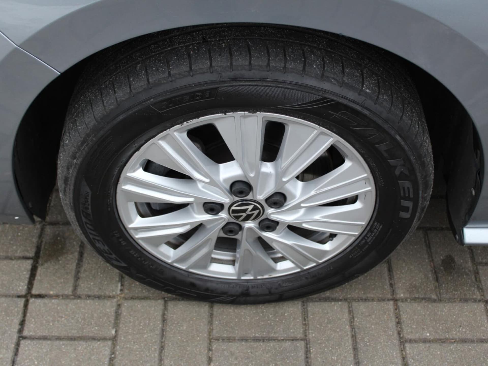 Volkswagen Multivan długi rozstaw osi Life